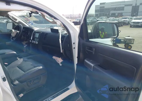 2019 Toyota Sequoia Trd Sport from USA, damaged, VIN 5TDBY5G14KS171721